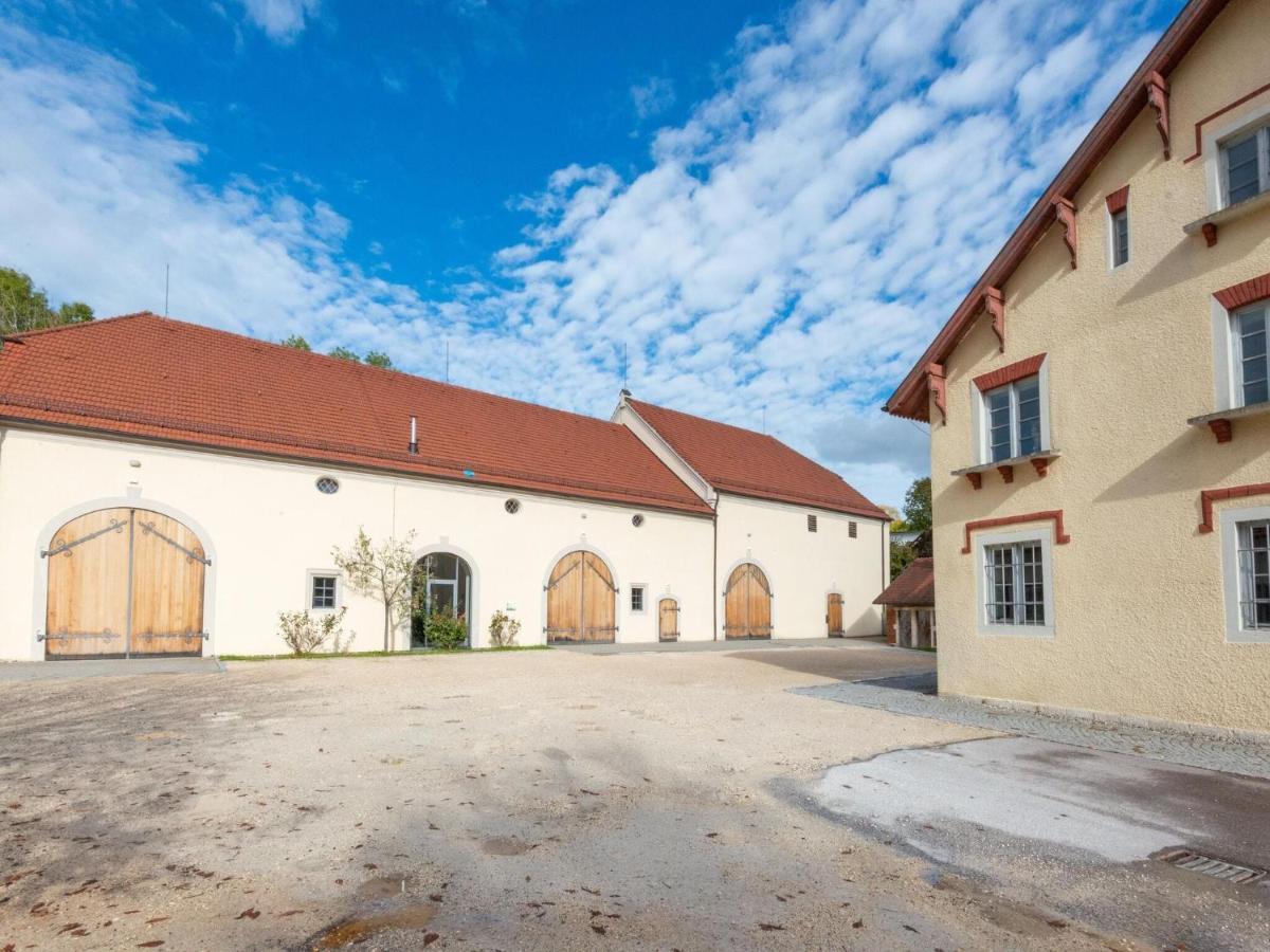 Apartment With Terrace In An Ideal Location Haunsheim Екстер'єр фото